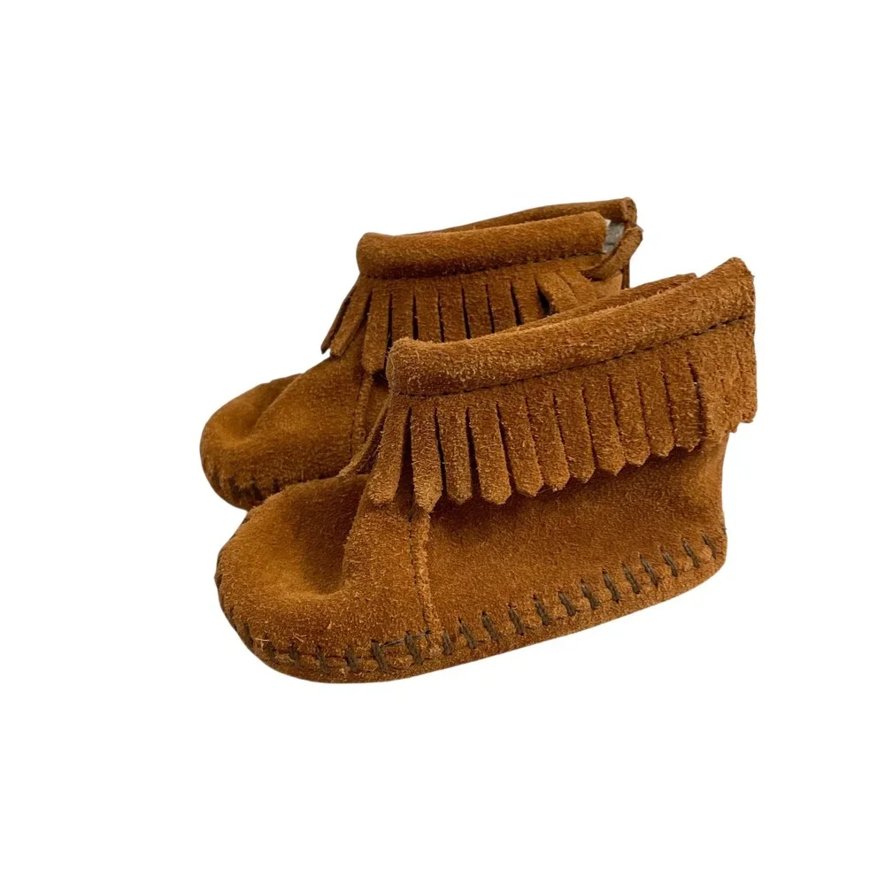 NEW Minnetonka suede fringe booties baby shoes‎ moccasins Size 2